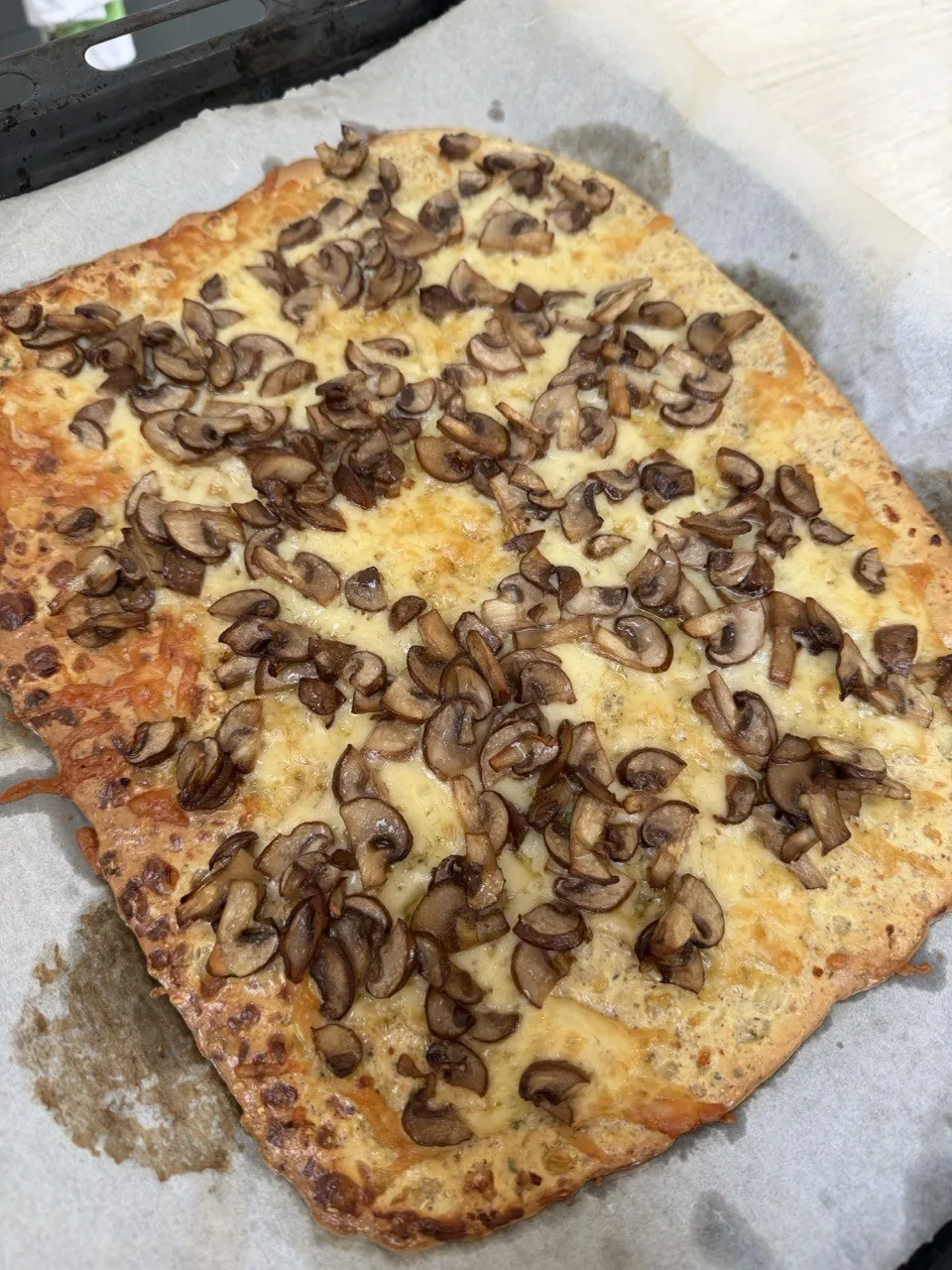 Pizza z pieczarkami, którą kochają nawet dzieciaki